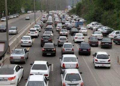 ترافیک سنگین در 2 محور اطراف مرکز و تردد روان در اغلب جاده ها